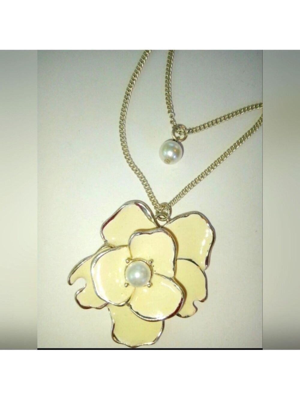 Chico's Cream Color Enamel Flower and Faux Pearl Silver Tone Chain Necklace